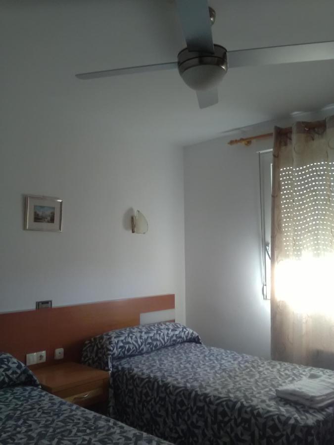 Hostal Restaurante El Cazador Nuevalos Bagian luar foto