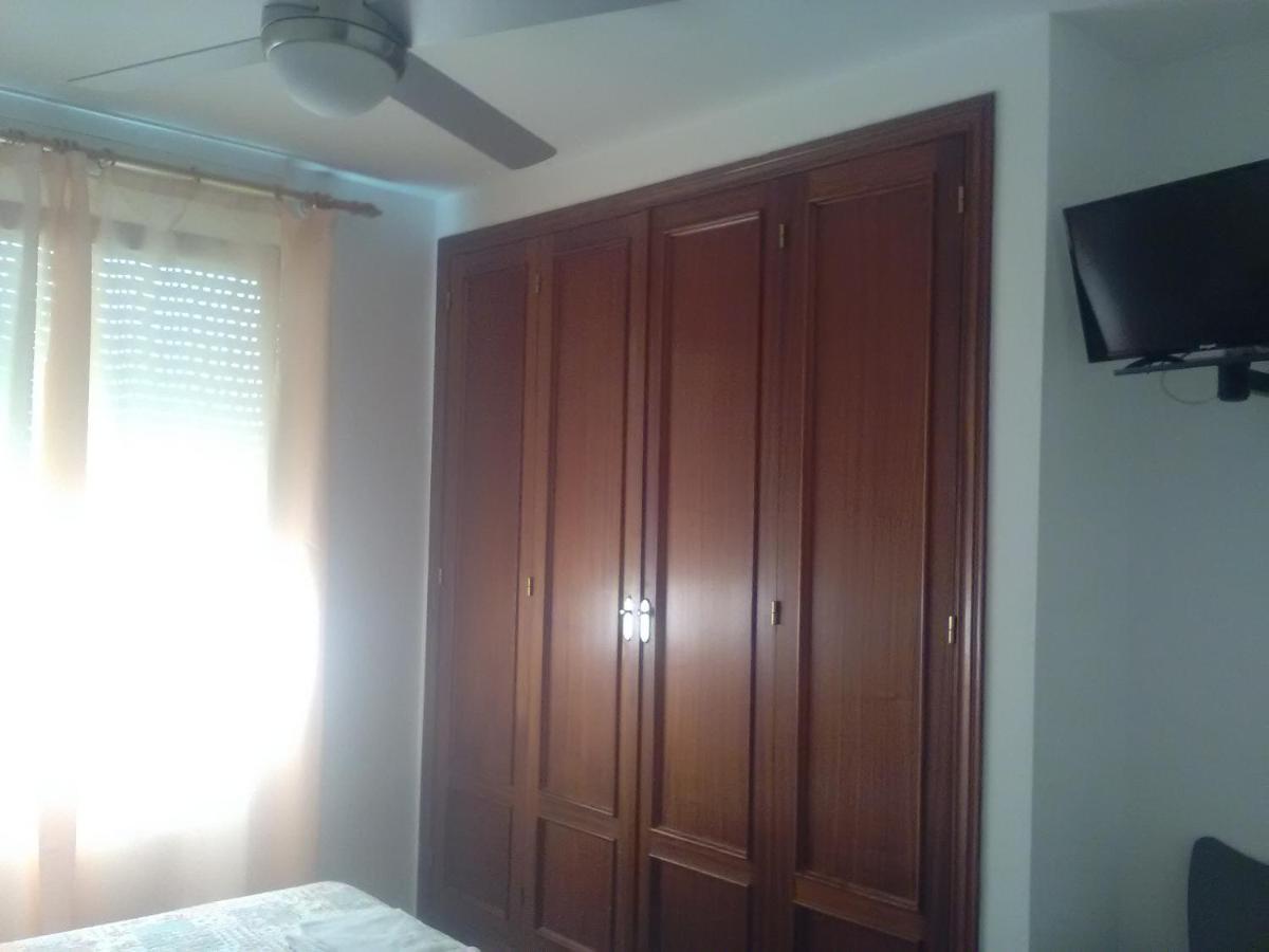Hostal Restaurante El Cazador Nuevalos Bagian luar foto